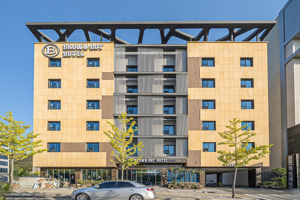 Brown Dot Hotel Daegu Hyukshin Doshi in Daegu, South Korea