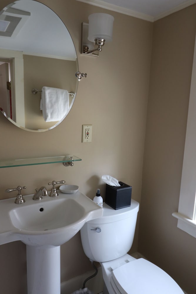 Swift House Inn - photo 105