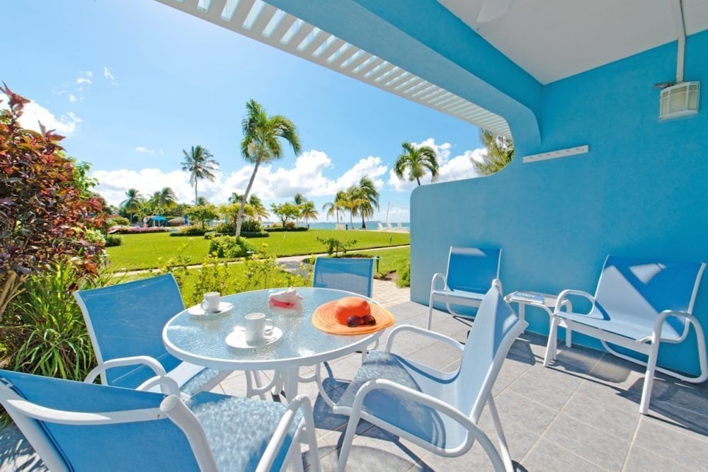 Silver Sands Condominiums — 4-Star Luxury Hotel in West Bay, Cayman Islands