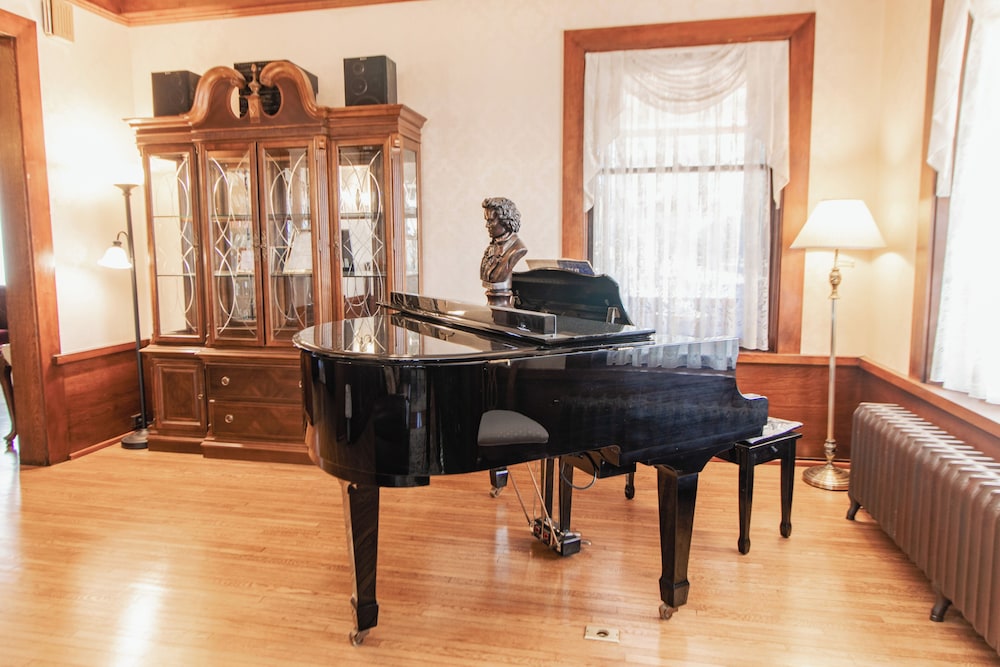Historic GG Barnum Mansion by Heirloom Boutique Collection - photo 86