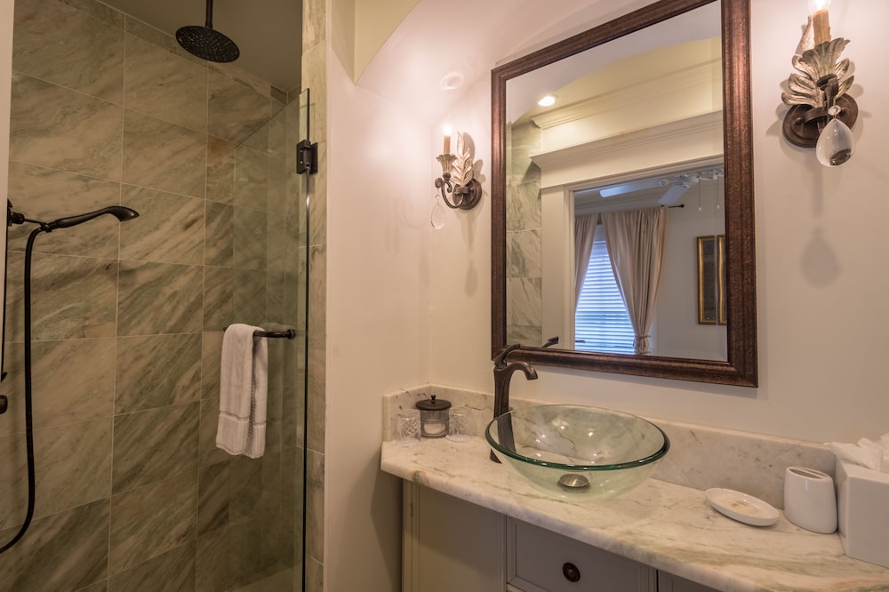 The Kenwood Inn - photo 45