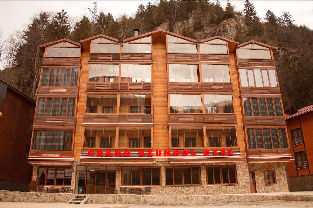 Grand Uzungol Hotel — Caykara