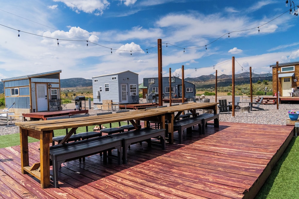 Trail and Hitch Tiny Home Hotel and RV — hotel in Meeker
