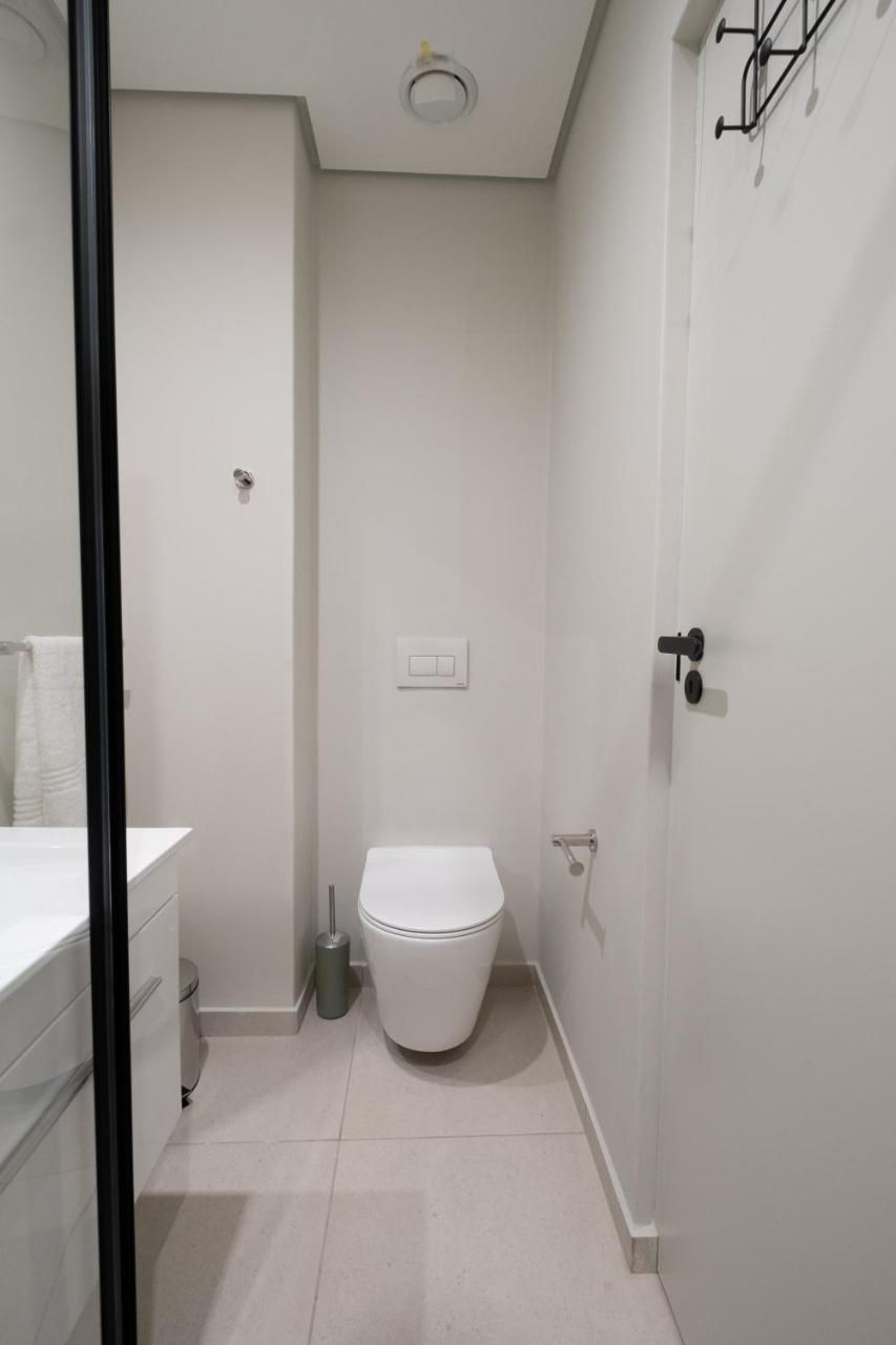 The Rose 104: Modern Studio in Heart of the City