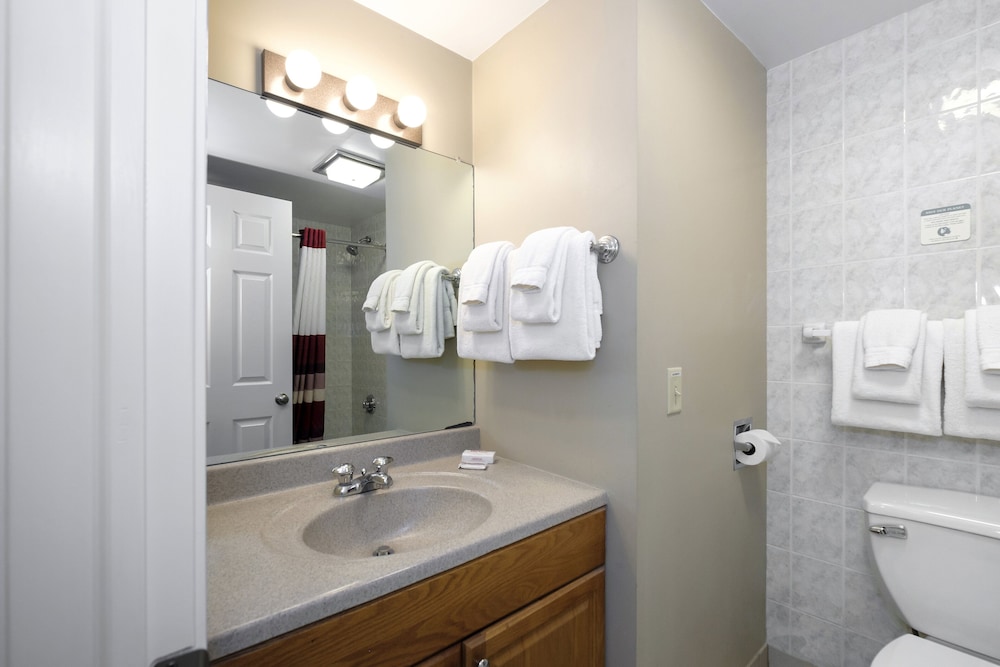 Red Roof Inn & Suites Herkimer - photo 35
