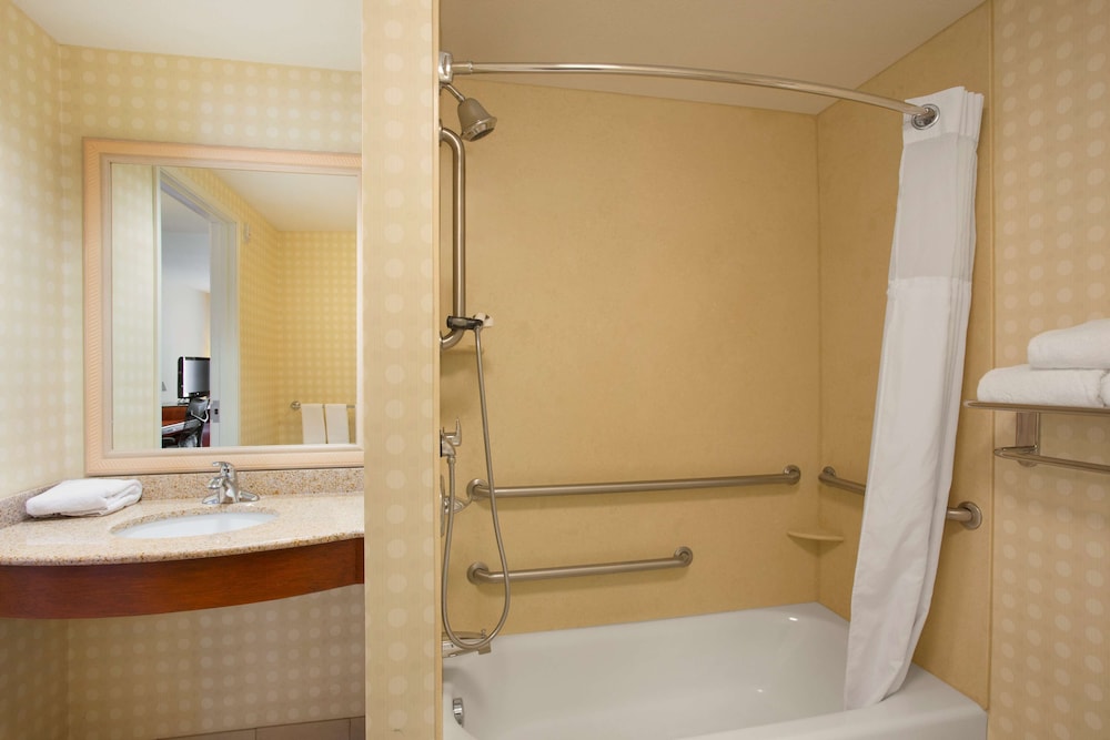 Hilton Garden Inn Bartlesville - photo 13