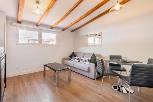 Bright Duplex 1bd 1 5 Bth Sol - carbon neutral hotel in Madrid
