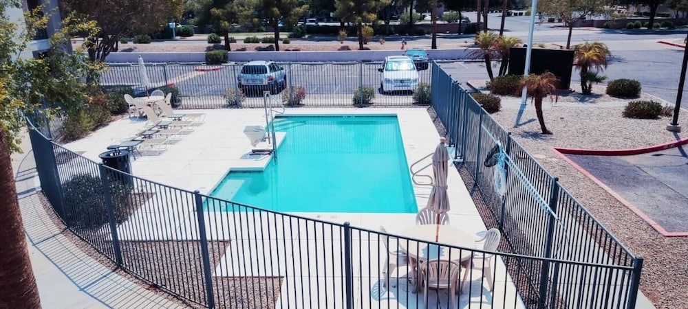 Intown Suites Extended Stay Phoenix Az Gilbert - photo 23
