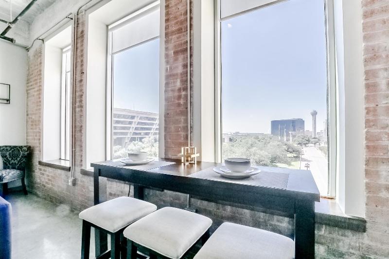 Luxury Downtown Dallas Stay by Amyfinehouse - photo 33