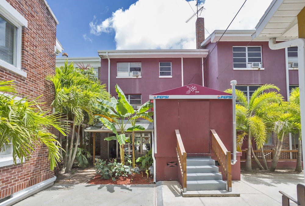 Palm Grove Inn - photo 25
