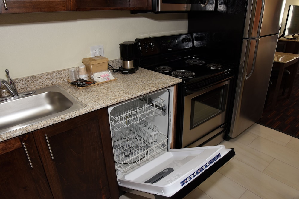 Home Away Suites - photo 12