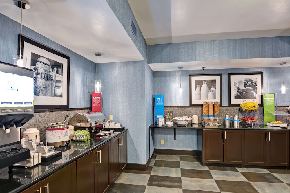 Hampton Inn State College - photo 21