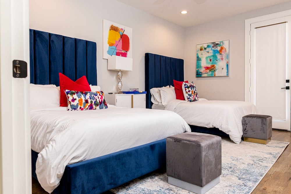 Houston Lux Townhome - photo 19