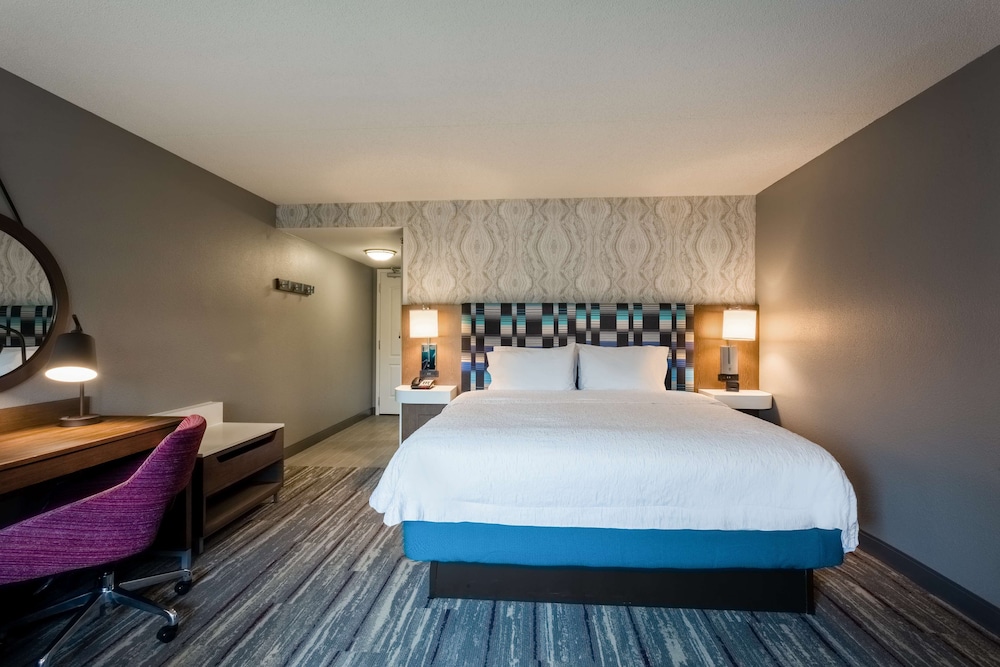 Hampton Inn & Suites Herndon Reston - photo 8