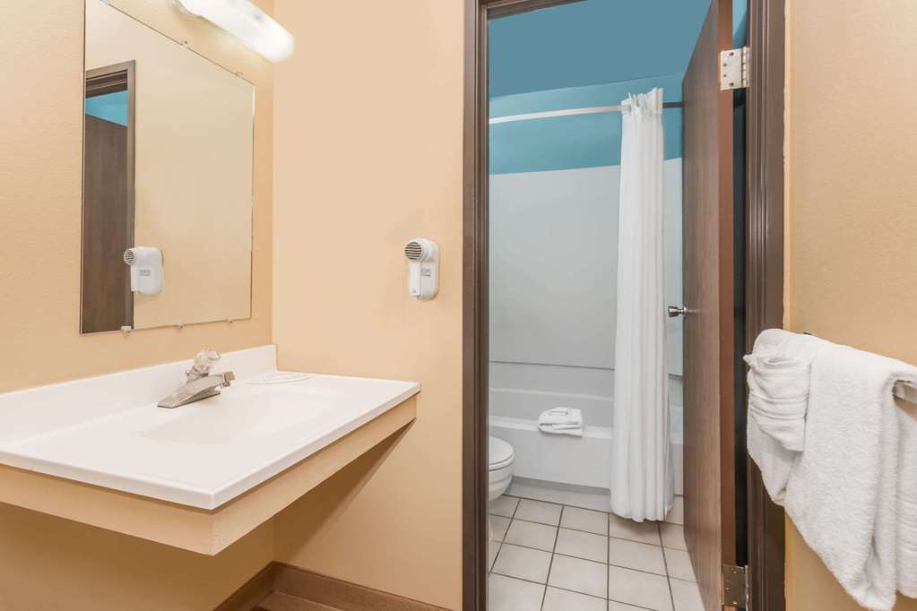 Super 8 by Wyndham Dillon Breckenridge Area - photo 7