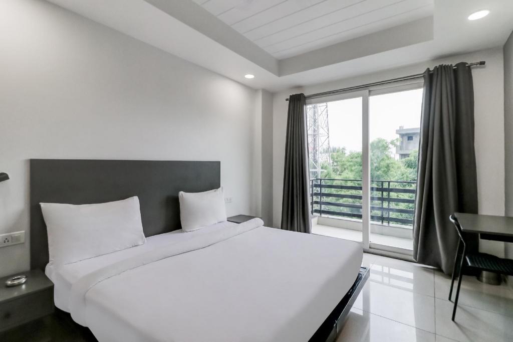 RJK Sector 49 Residency Near Huda Metro Station