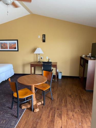 Southern Inn and Suites Yorktown - photo 19