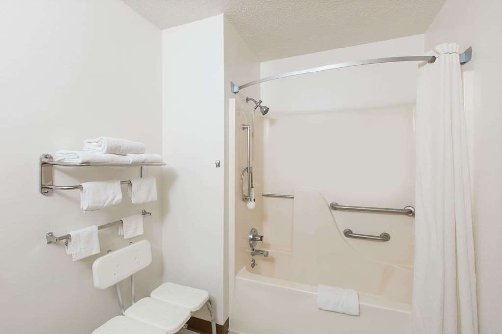 Super 8 by Wyndham Wayne - photo 6