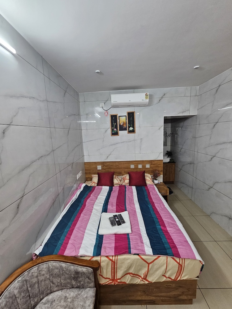Lekshmy Towers - last minute hotel in Thiruvananthapuram