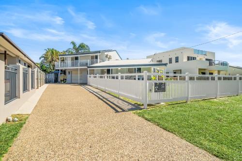 Beachside Mackay Lamberts Beach Mackay - carbon neutral hotel in Slade Point