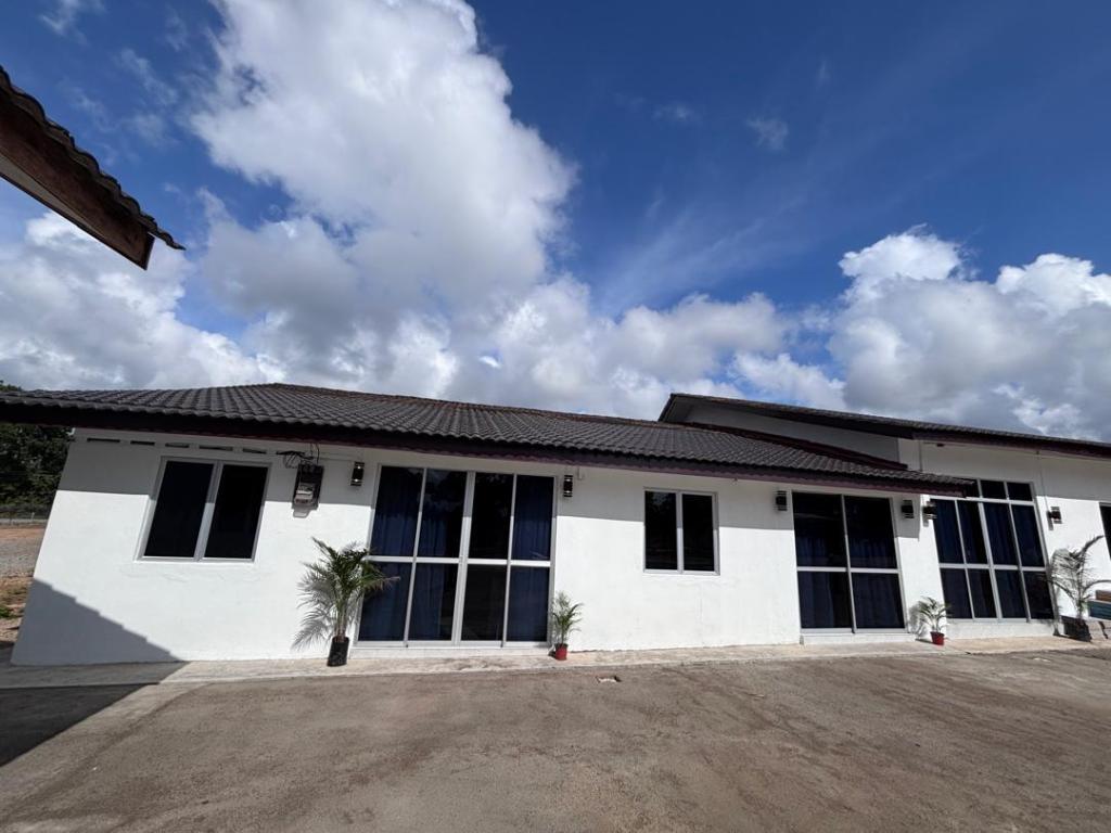 D' Ehsan Homestay & Chalet with pool — 5-Star Luxury Hotel in Kuala Terengganu, Malaysia