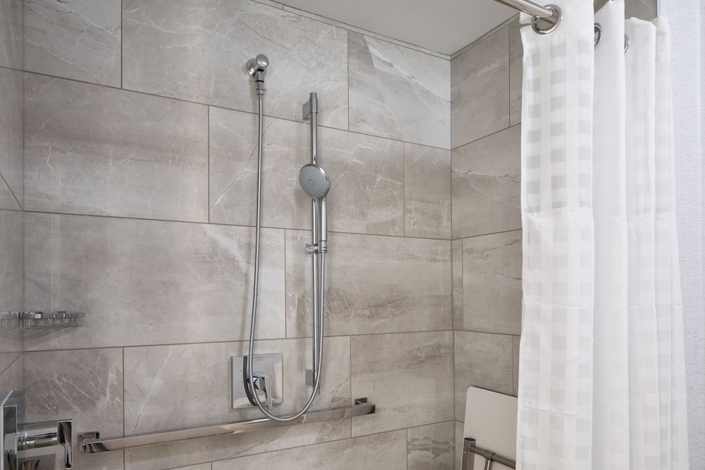 Embassy Suites by Hilton Portland Maine - photo 22