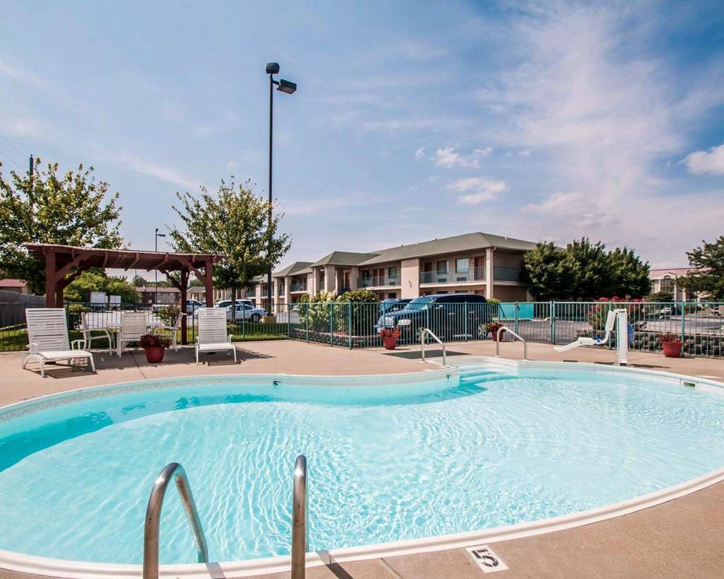 Econo Lodge Springfield I 44 - photo 15