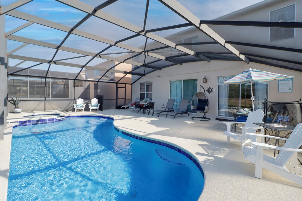 Spacious Emerald Island Resort Home with Pool Spa and Resort Amenities near Disney — 4-Star Luxury Hotel in Kissimmee, United States