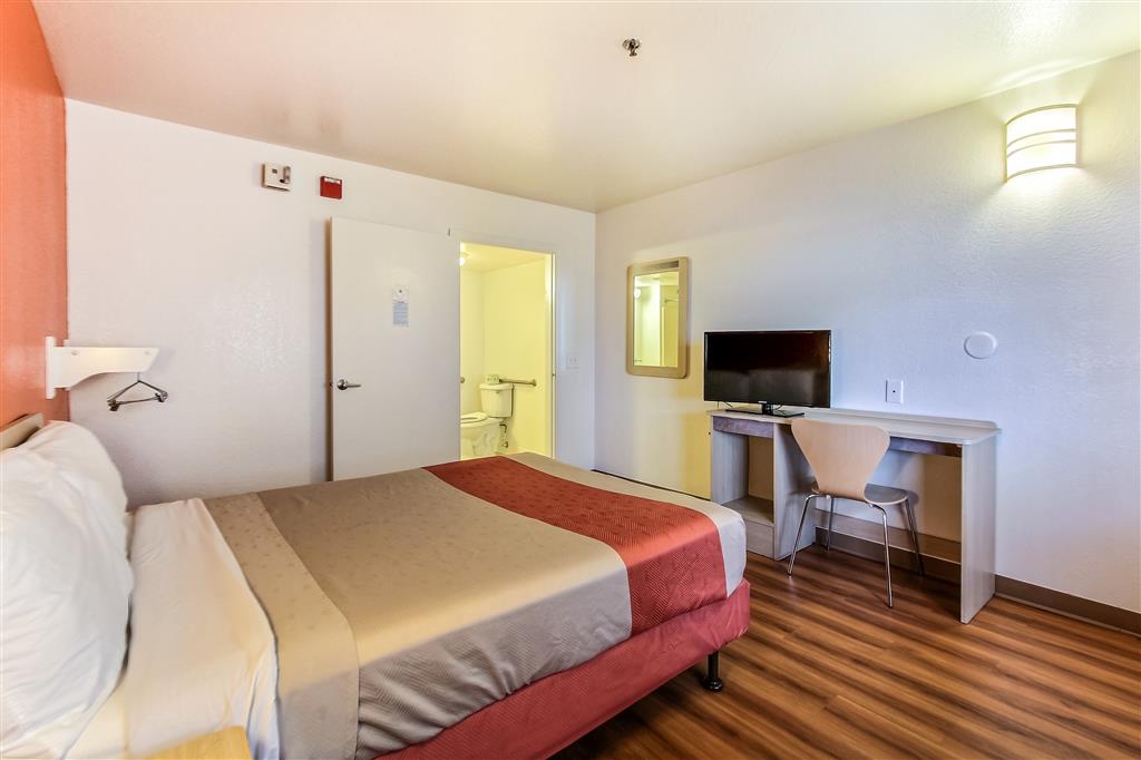 Motel 6 Salinas CA North Monterey Area - photo 15