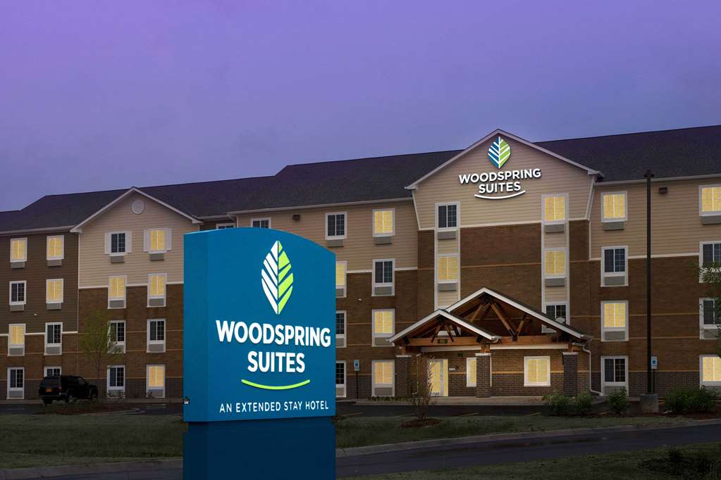WoodSpring Suites Chicago Darien - photo 6