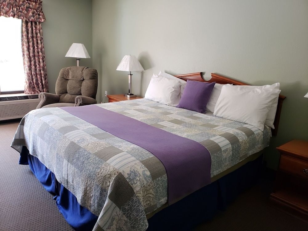 Hotsprings Village Inn - photo 8