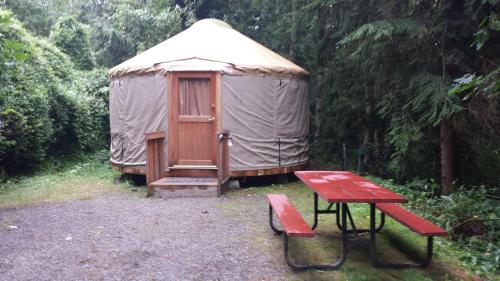 Mount Vernon Camping Resort 16 ft. Yurt 6 - photo 2