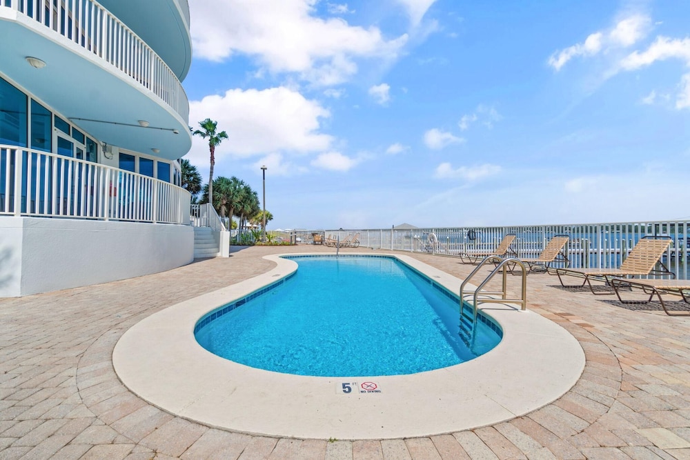 Lagoon Tower 1002 - photo 27