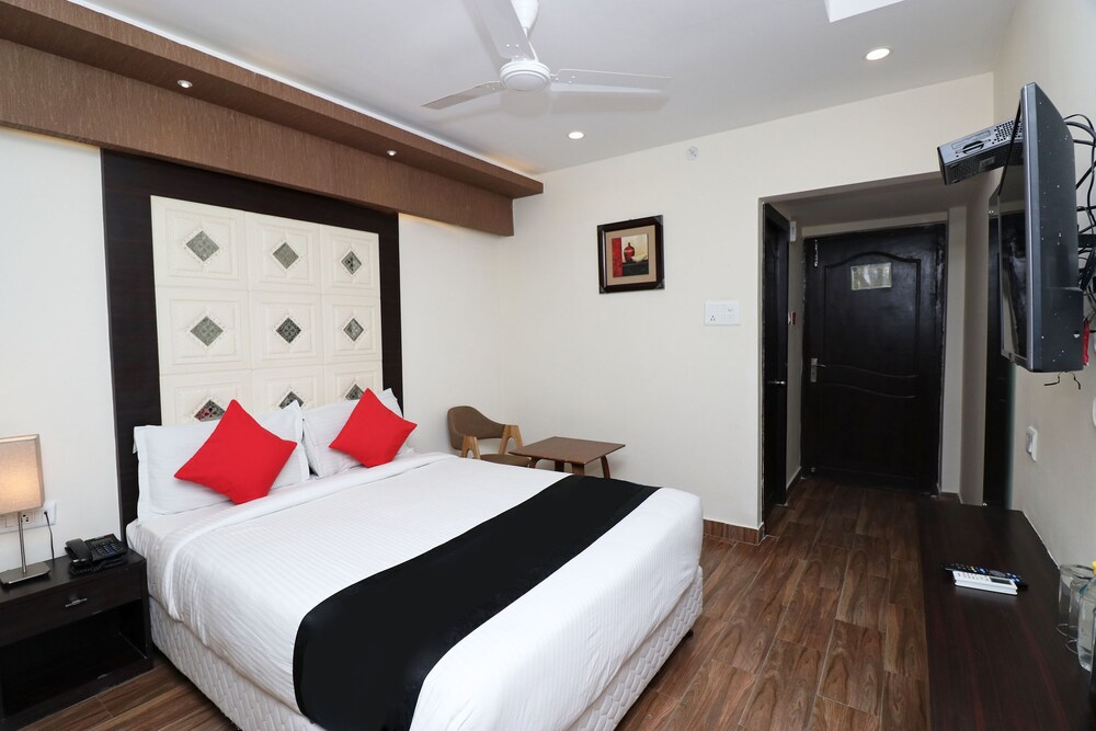 Capital O 24668 Nilansh Theme Park resort & Water Park — hotel in Malihabad