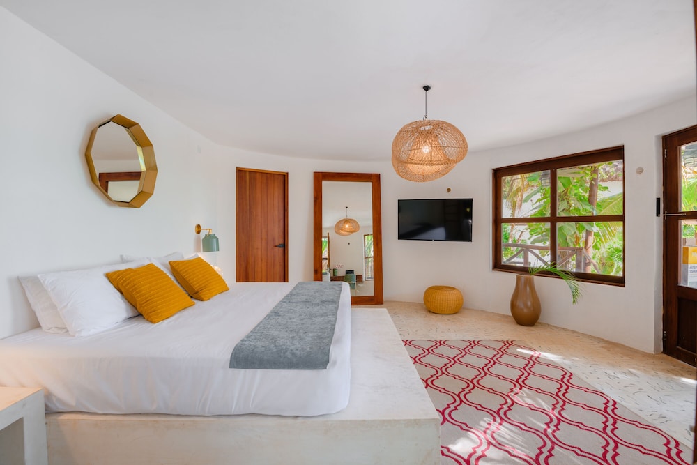 Azulea Bacalar Hotel & Spa Lagoon Front