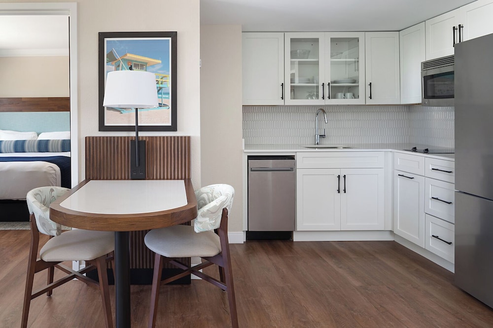The Atlantic Suites on the Ave - photo 22
