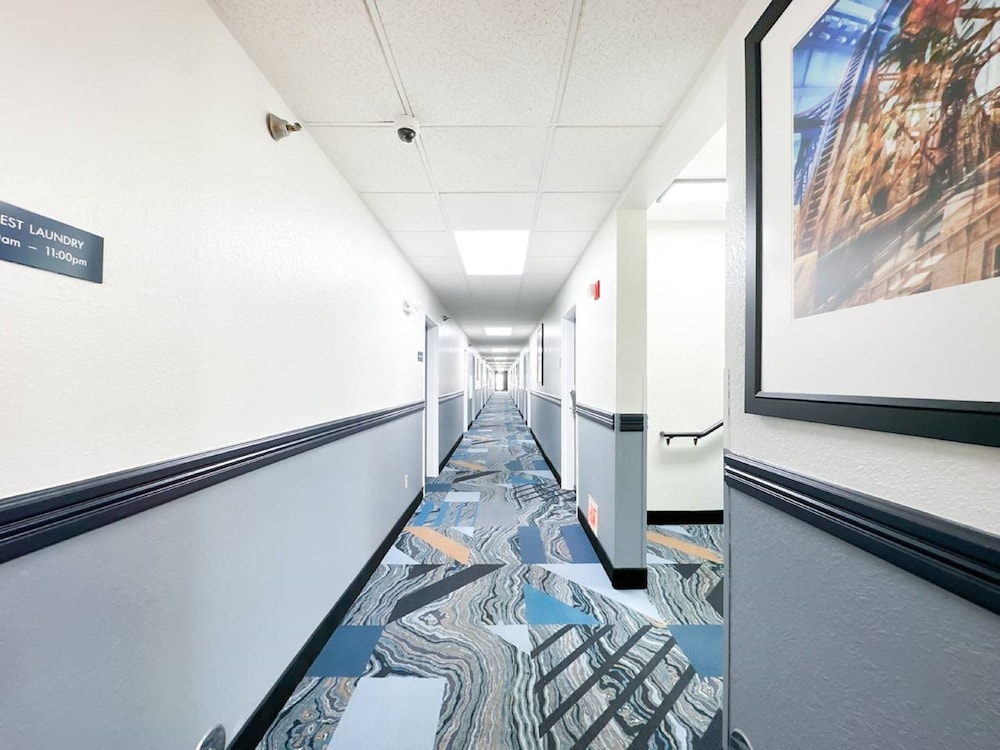Blaine Town Inn & Suites - photo 31