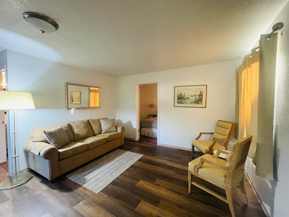 Riverfront Lodging - photo 39