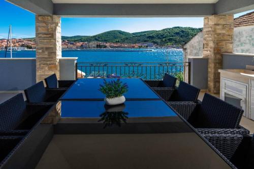 Luxury Apartment Marina View No 3 — 4-Star Luxury Hotel in Vela Luka, Croatia