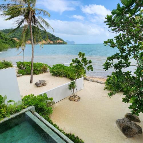Luxury Beachfront AMANA Villa 4 Br at Ta Ke Residence A — 4-Star Luxury Hotel in Thalang, Thailand