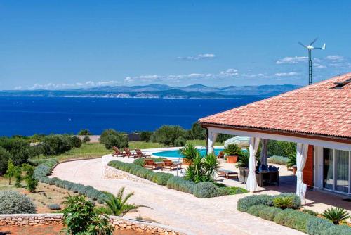 Magnificent Hvar Villa 7 Bedrooms Villa Lambik Beautiful Sea Views — 4-Star Luxury Hotel in Hvar, Croatia