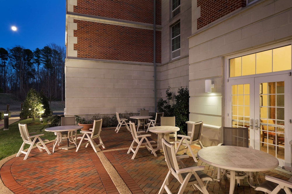 Hampton Inn & Suites Williamsburg Central - photo 30