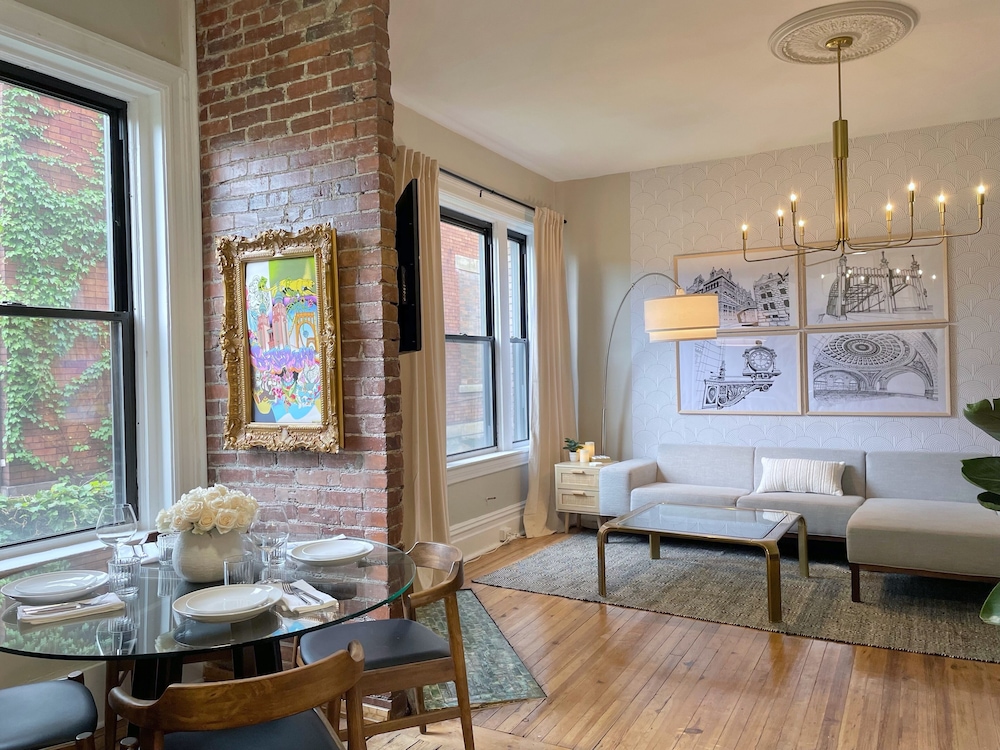The Warhola Bloomfield - photo 25