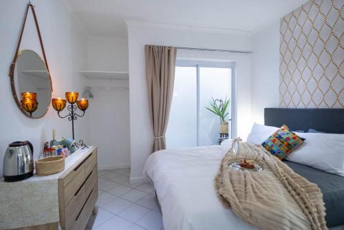 Cosy and Central in Claremont