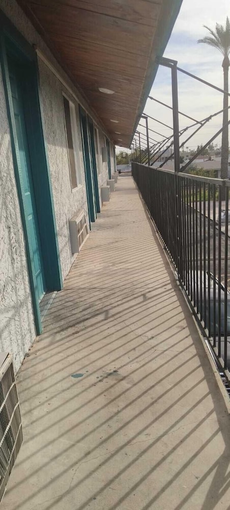Motel 7 By Oyo Near Phoenix Airport - photo 29