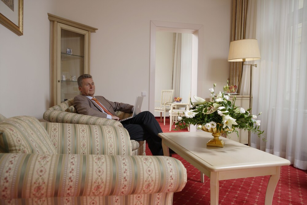 Spa Hotel Schlosspark — 4-Star Luxury Hotel in Karlovy Vary, Czech Republic