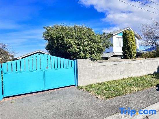 Beach House 3 mins Walk Bellerive Beach Hobart — 4-Star Luxury Hotel in Bellerive, Australia