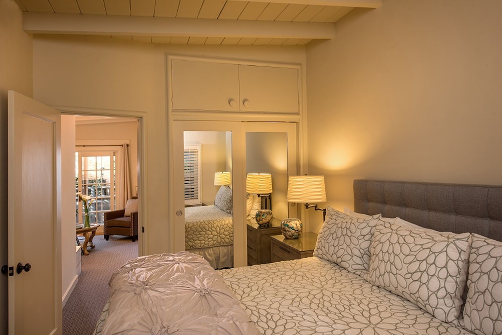 Carmel Country Inn - photo 4