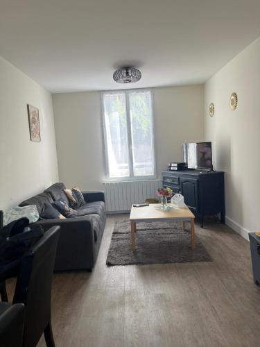 Maisoncat - last minute hotel in Mezieres-Sur-Seine