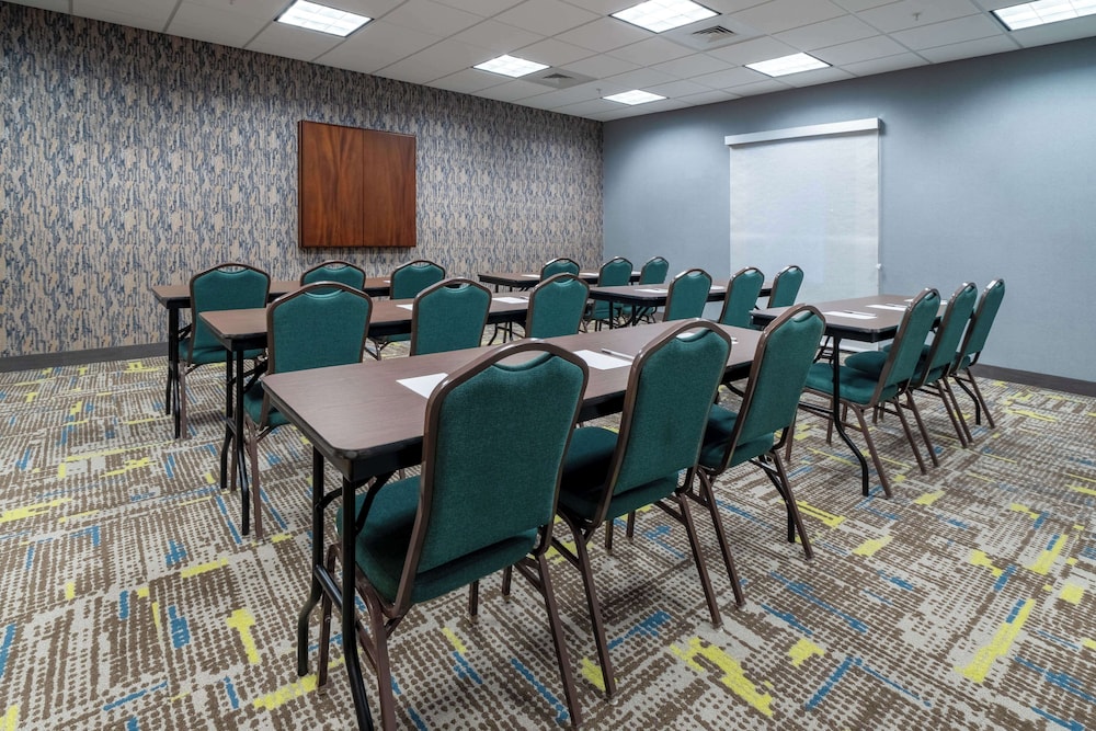 Hampton Inn Dahlgren - photo 51
